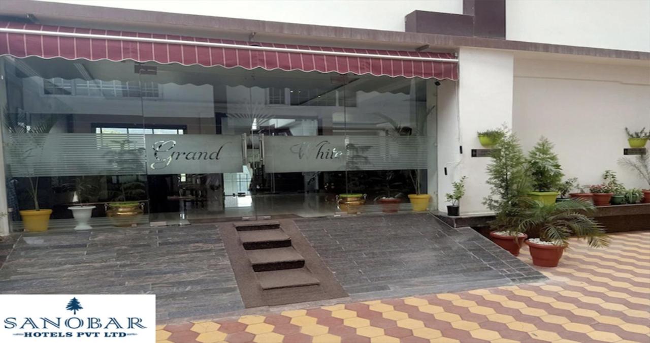 Hotel White Grand Shimla - In City Centre - A Centrally Ac Hotel Ngoại thất bức ảnh