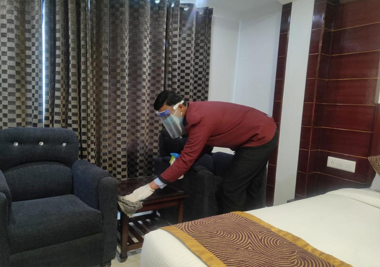 Hotel White Grand Shimla - In City Centre - A Centrally Ac Hotel Ngoại thất bức ảnh
