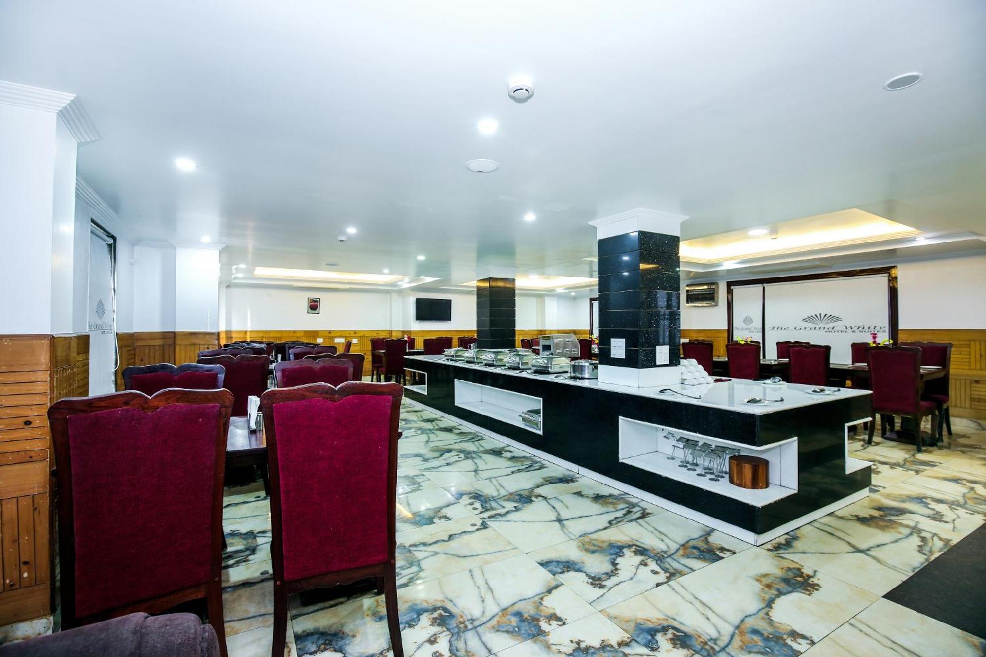 Hotel White Grand Shimla - In City Centre - A Centrally Ac Hotel Ngoại thất bức ảnh