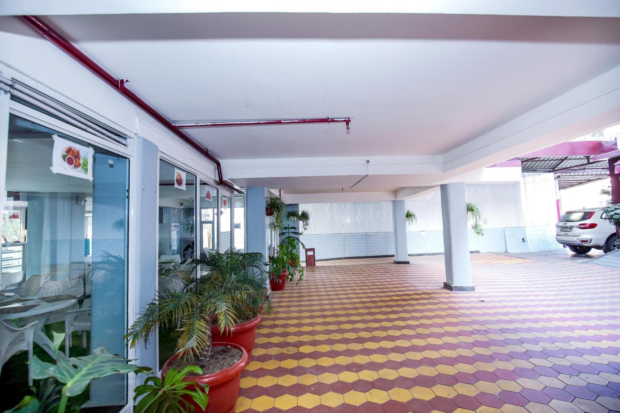 Hotel White Grand Shimla - In City Centre - A Centrally Ac Hotel Ngoại thất bức ảnh