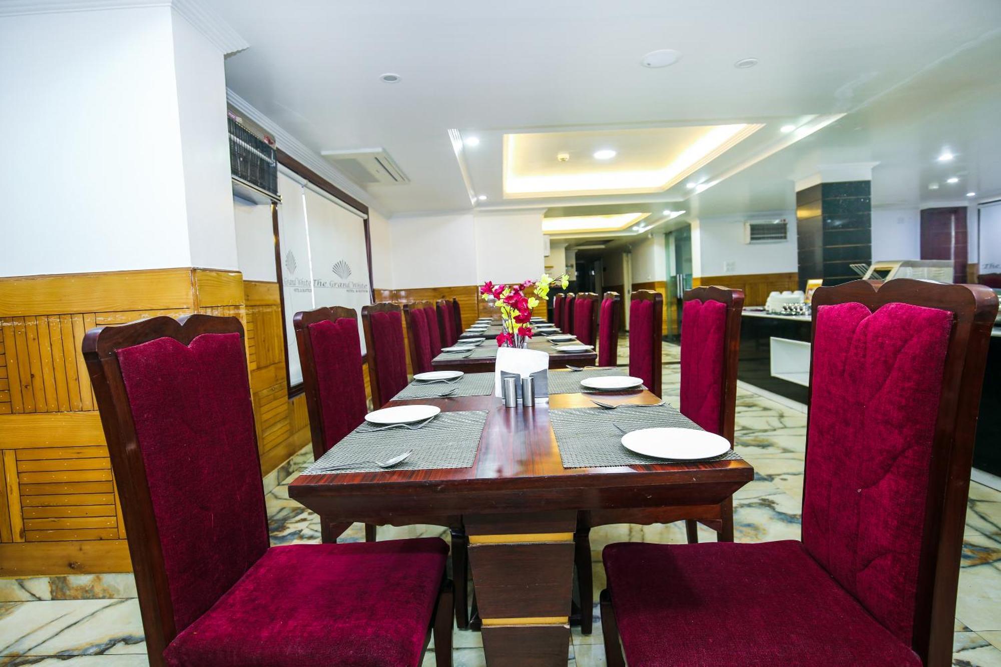 Hotel White Grand Shimla - In City Centre - A Centrally Ac Hotel Ngoại thất bức ảnh