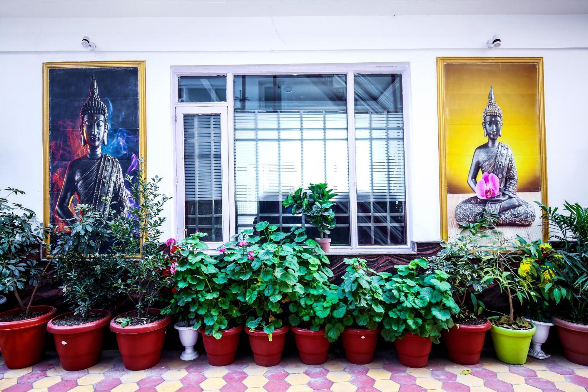 Hotel White Grand Shimla - In City Centre - A Centrally Ac Hotel Ngoại thất bức ảnh